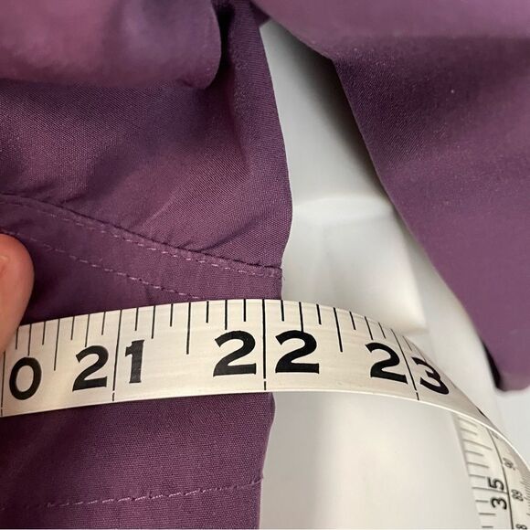 L.L BEAN Wmns VINTAGE PURPLE HOODED WATERPROOF RAIN/UTILITY JACKET SZ Med Petite - Picture 4 of 11